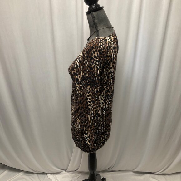 Dana Buchman Leopard Print Top Womens Sz Small Soft Stretchy Blouse Mob Wife - Picture 3 of 8